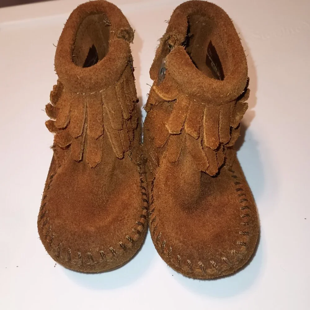 Minnetonka Infant Double Fringe Moccasin Boots 2